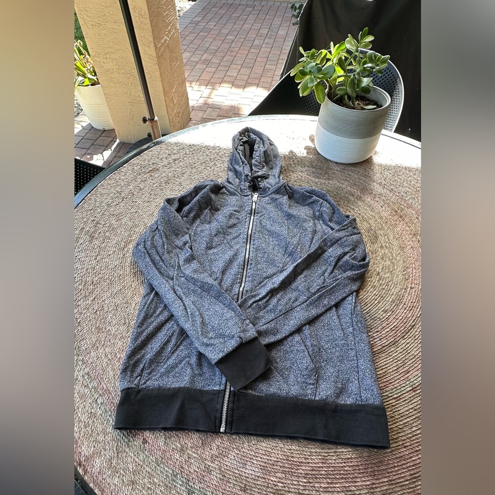 Hoodie H& M adult size S, black , in excellent  preloved condition,